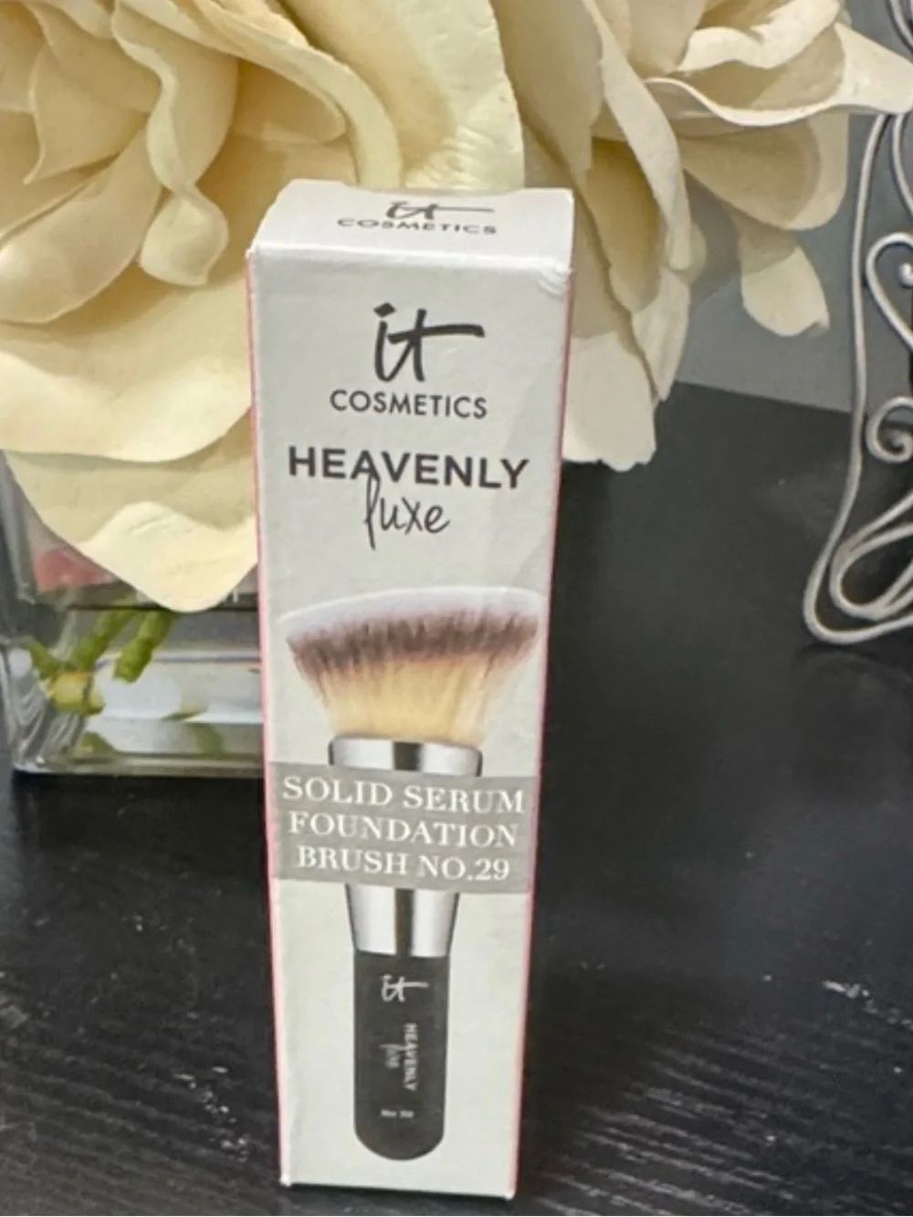 IT Cosmetics Heavenly Luxe Solid Serum Foundation Brush No. 29